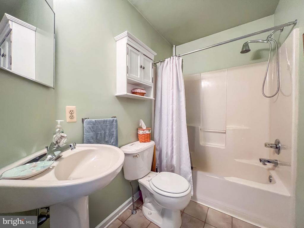 THE VILLAS AT REGE - Residential