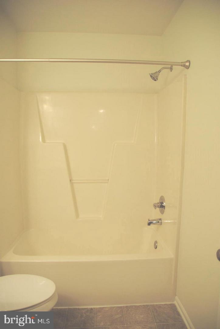 CARRIAGE POINTE AT AQUIA - Residential Lease