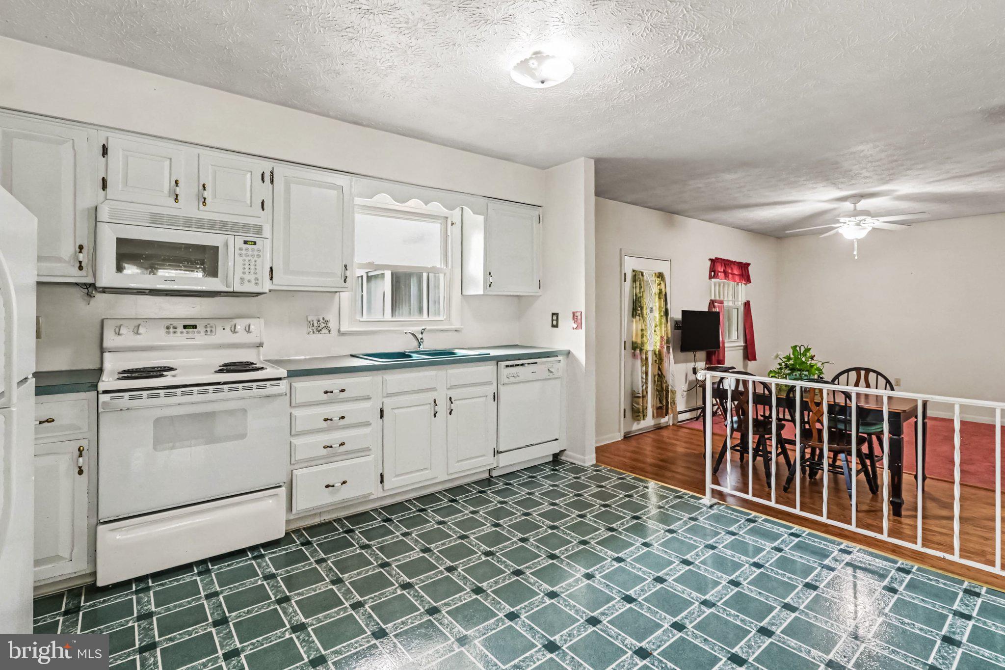 3261 TRINITY ROAD