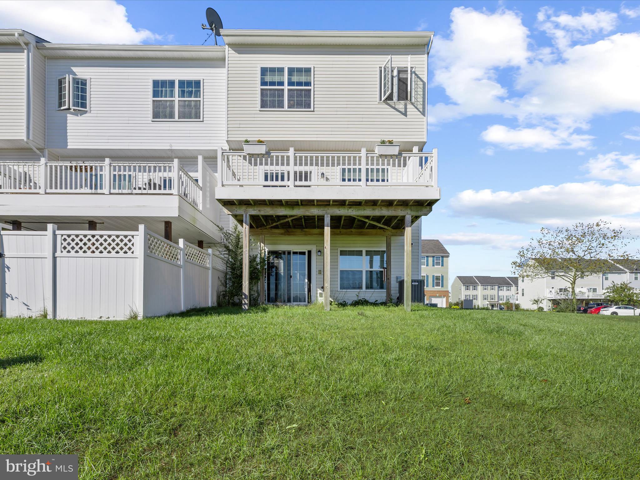 PLANTATION LAKES - Residential