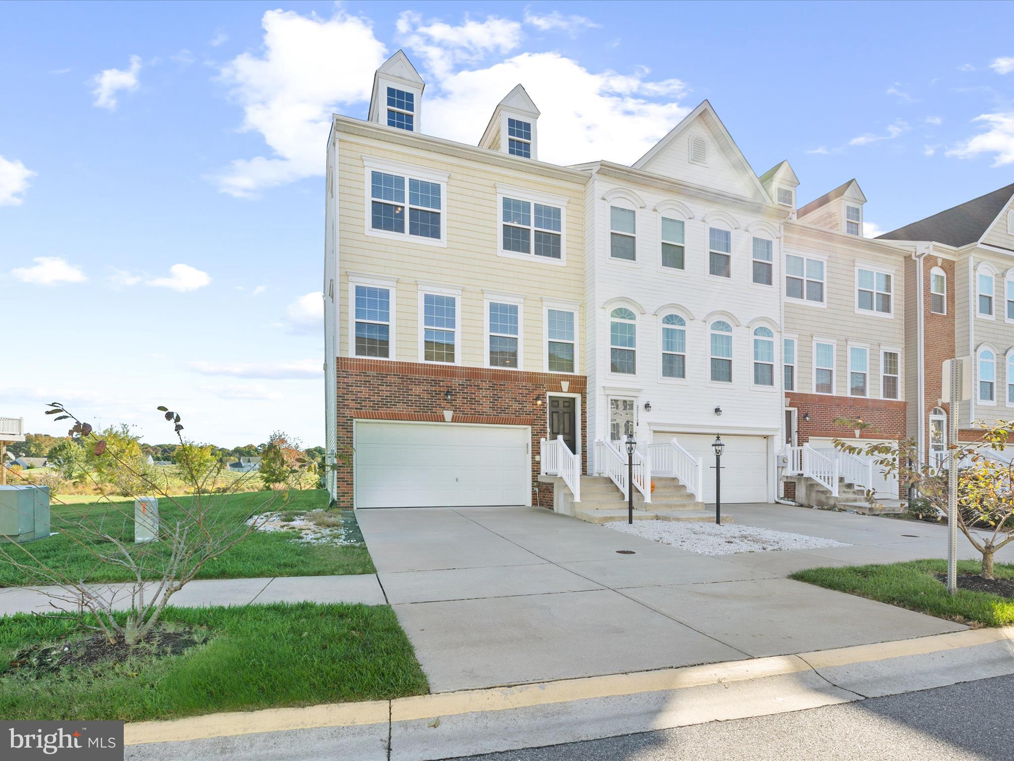 PLANTATION LAKES - Residential