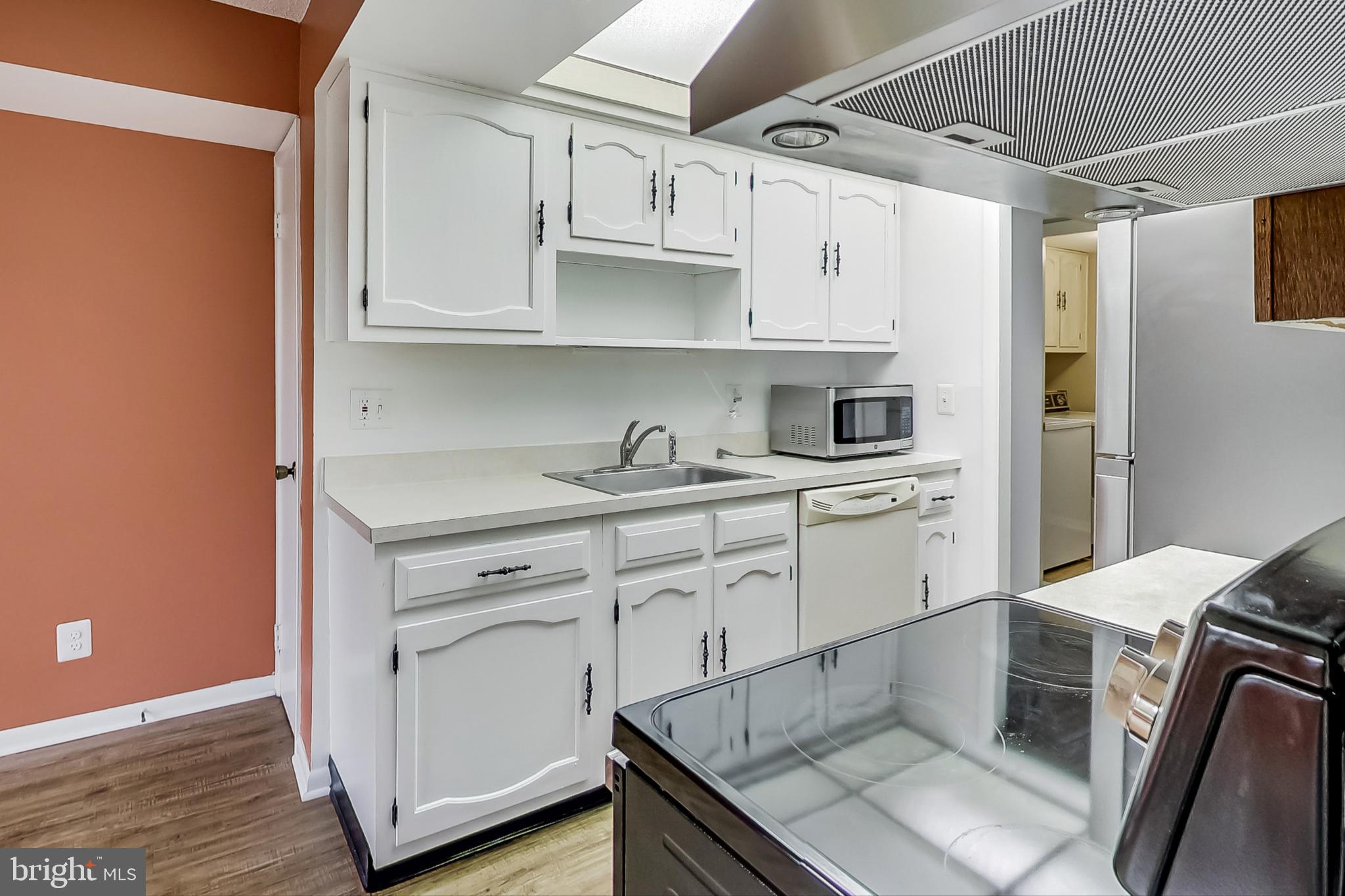 LEISURE WORLD - Residential