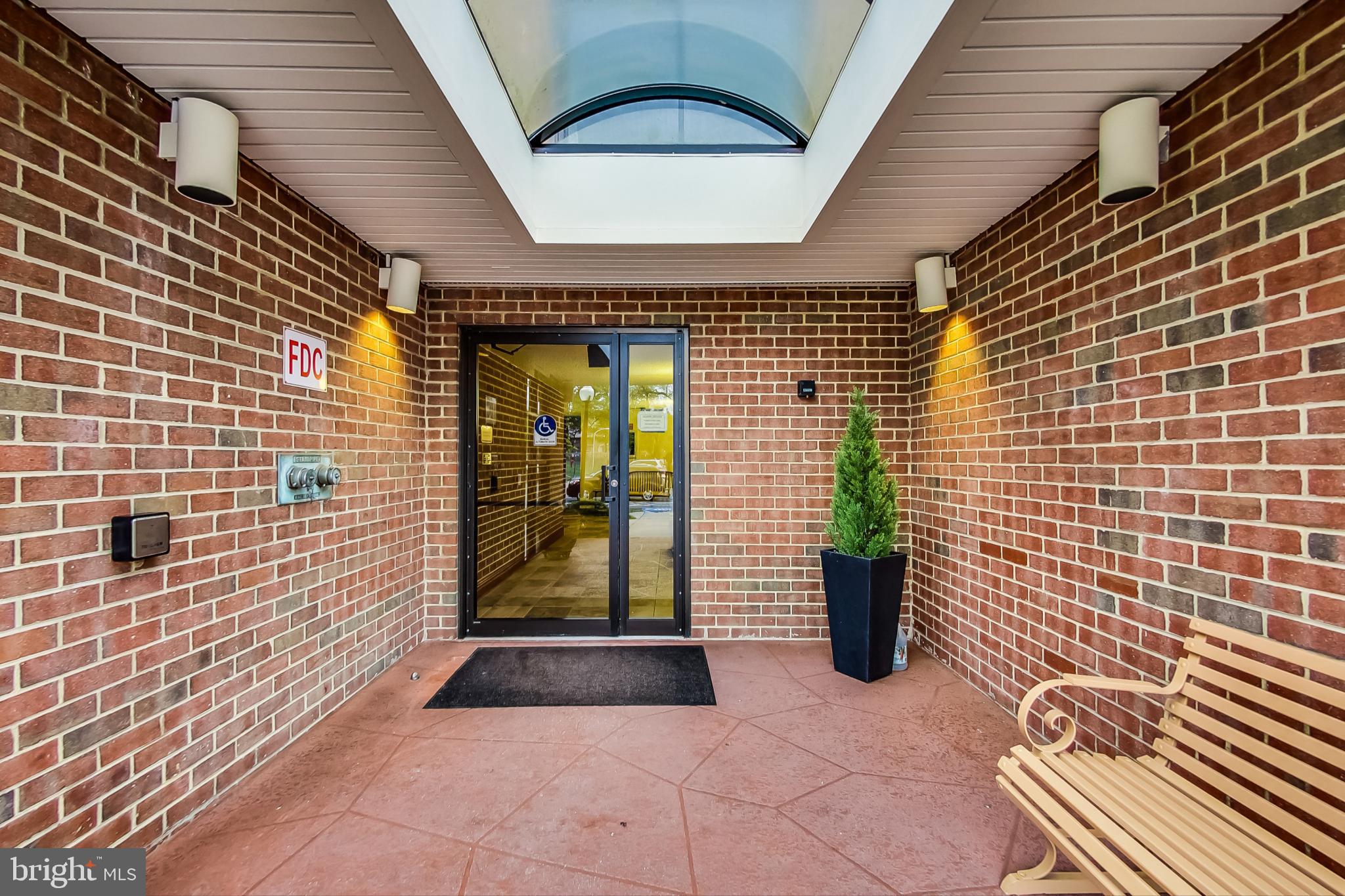 LEISURE WORLD - Residential