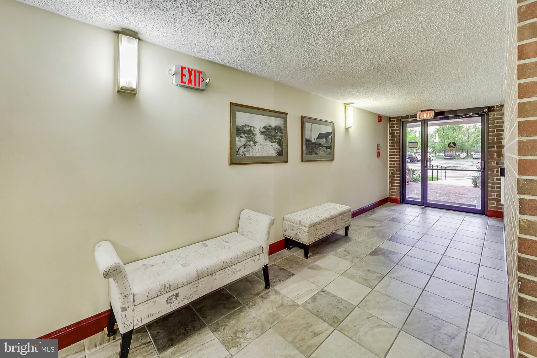 LEISURE WORLD - Residential