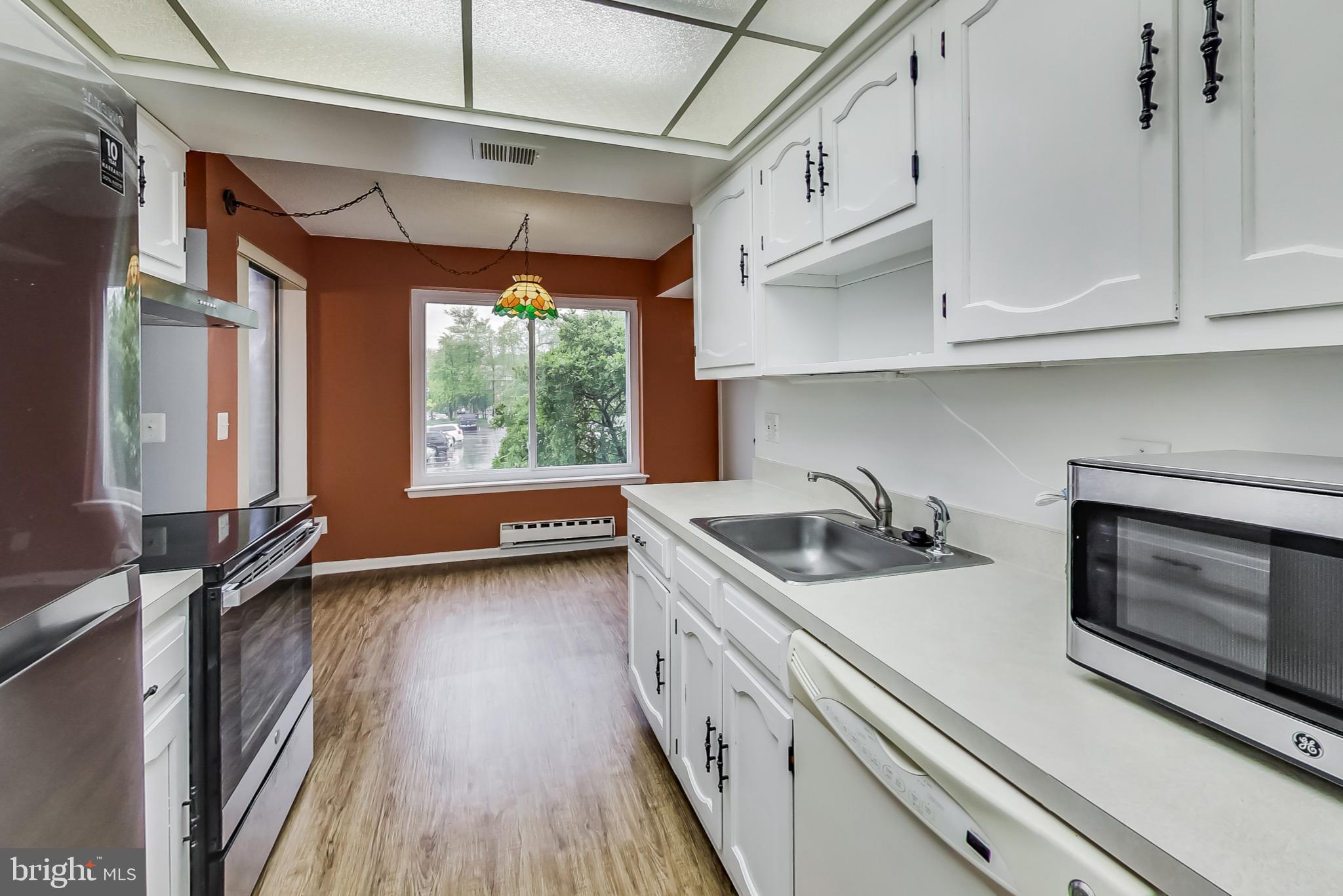 LEISURE WORLD - Residential