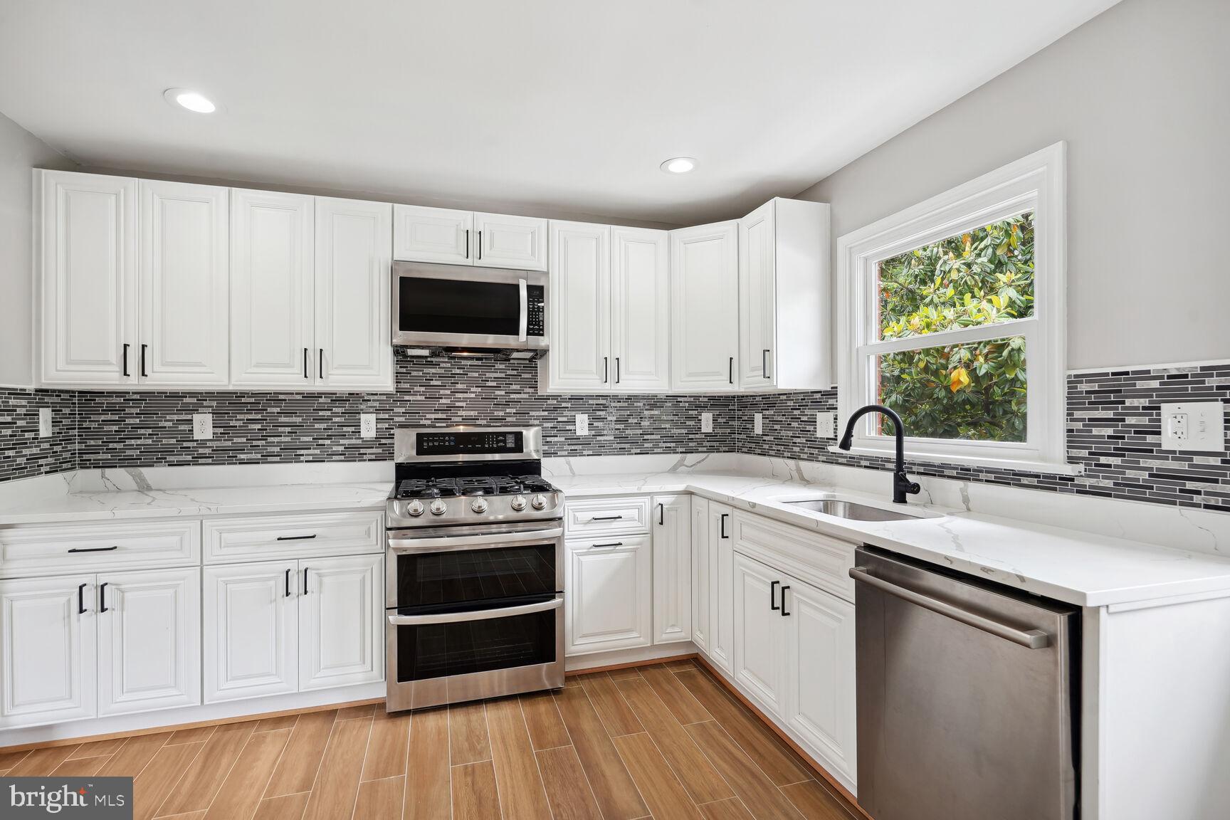 COOL SPRING - Residential