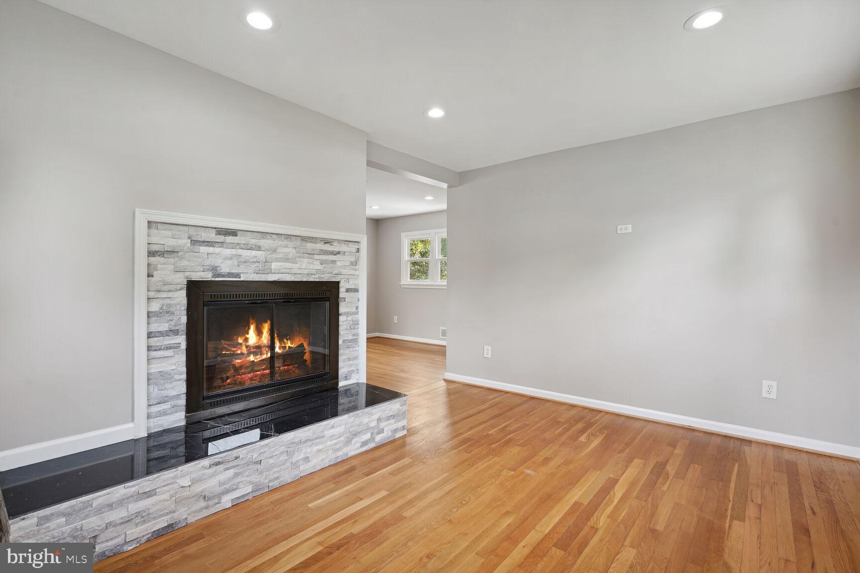 COOL SPRING - Residential