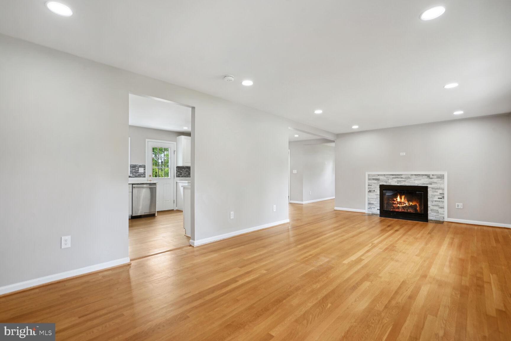 COOL SPRING - Residential