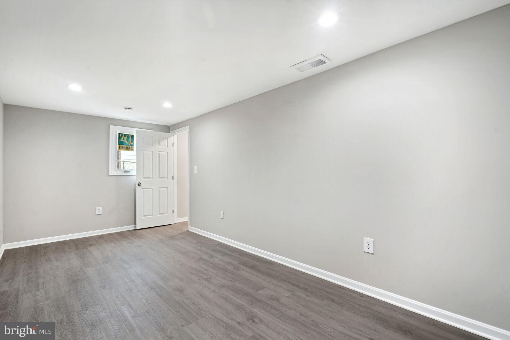 COOL SPRING - Residential