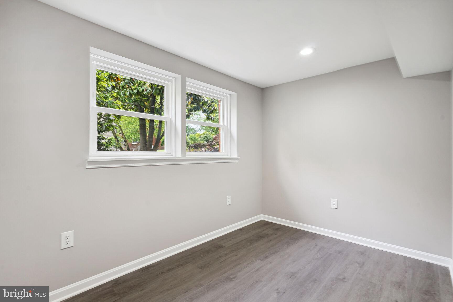 COOL SPRING - Residential