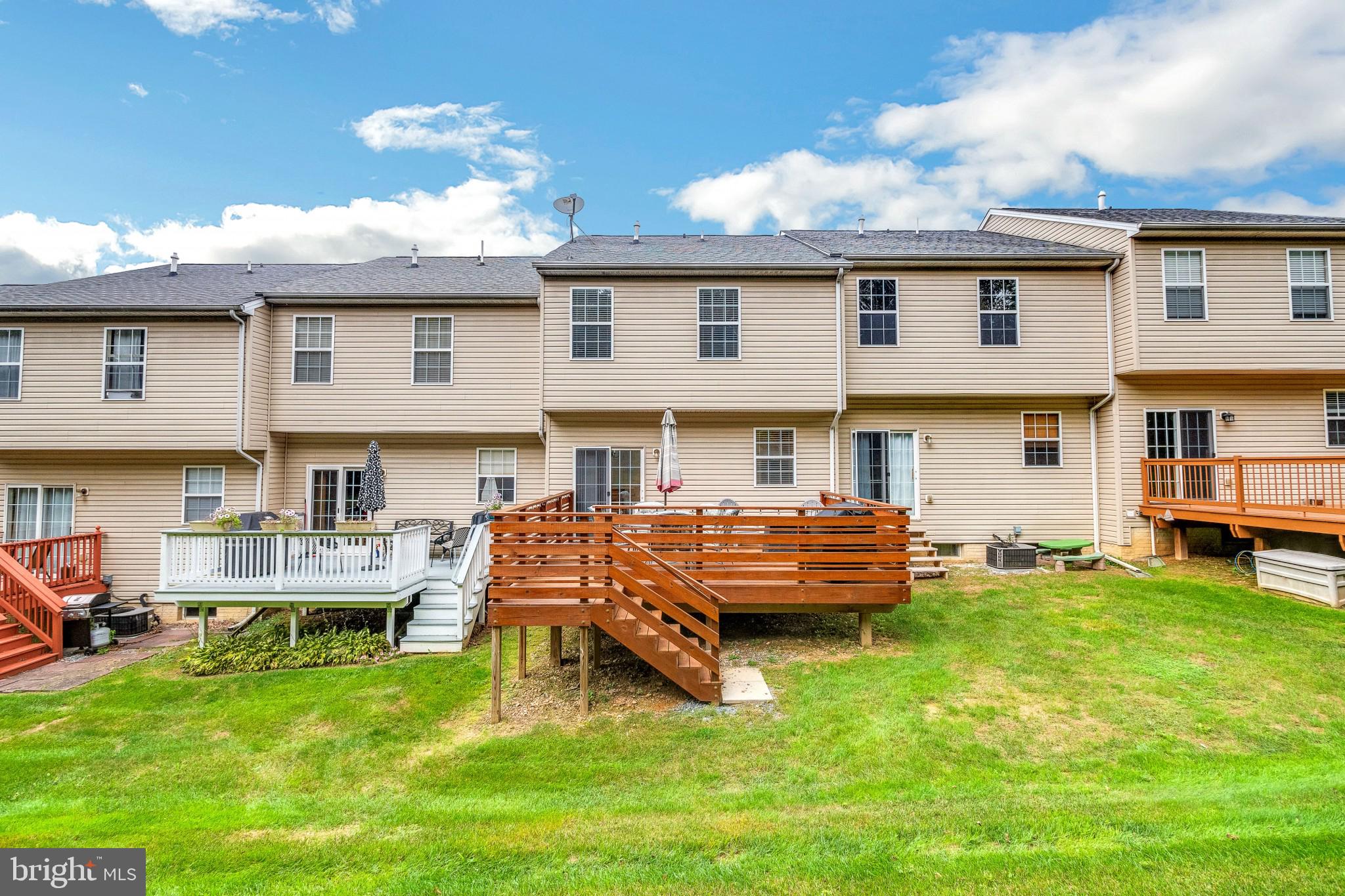 PEACEFIELDS - Residential