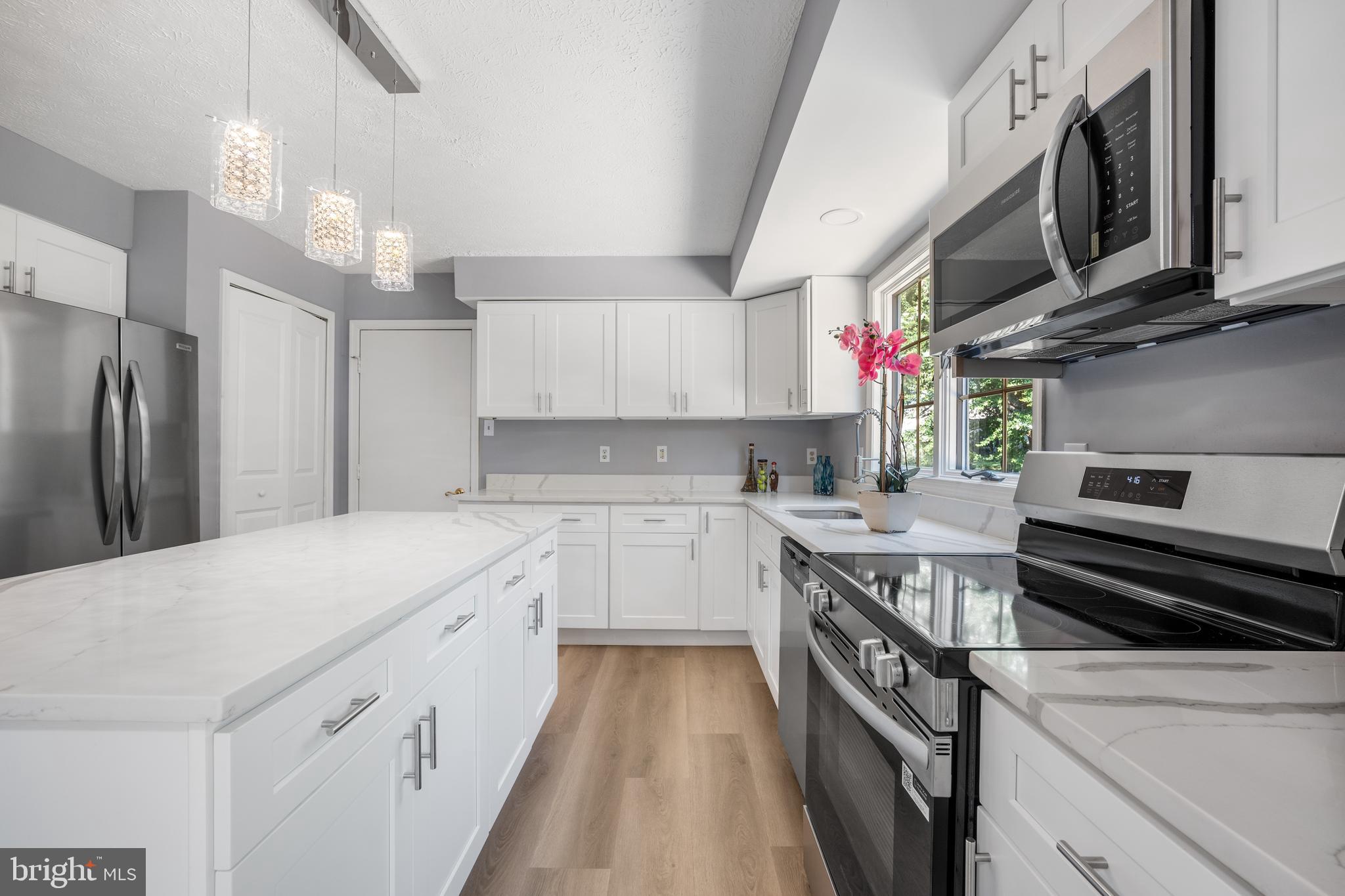 MANORS OF OAKWOOD - Residential