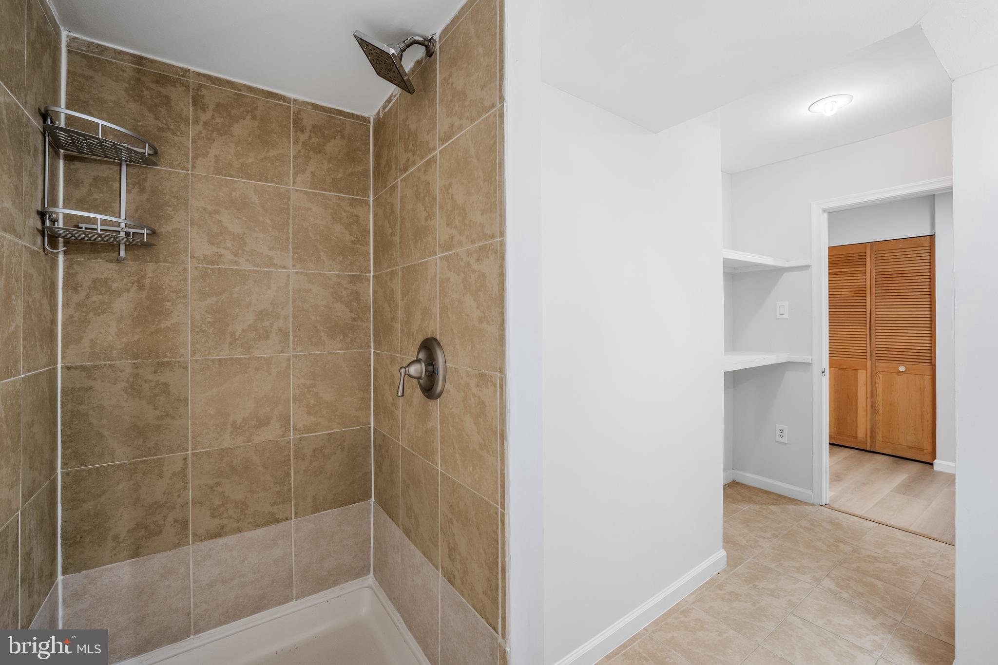 MANORS OF OAKWOOD - Residential