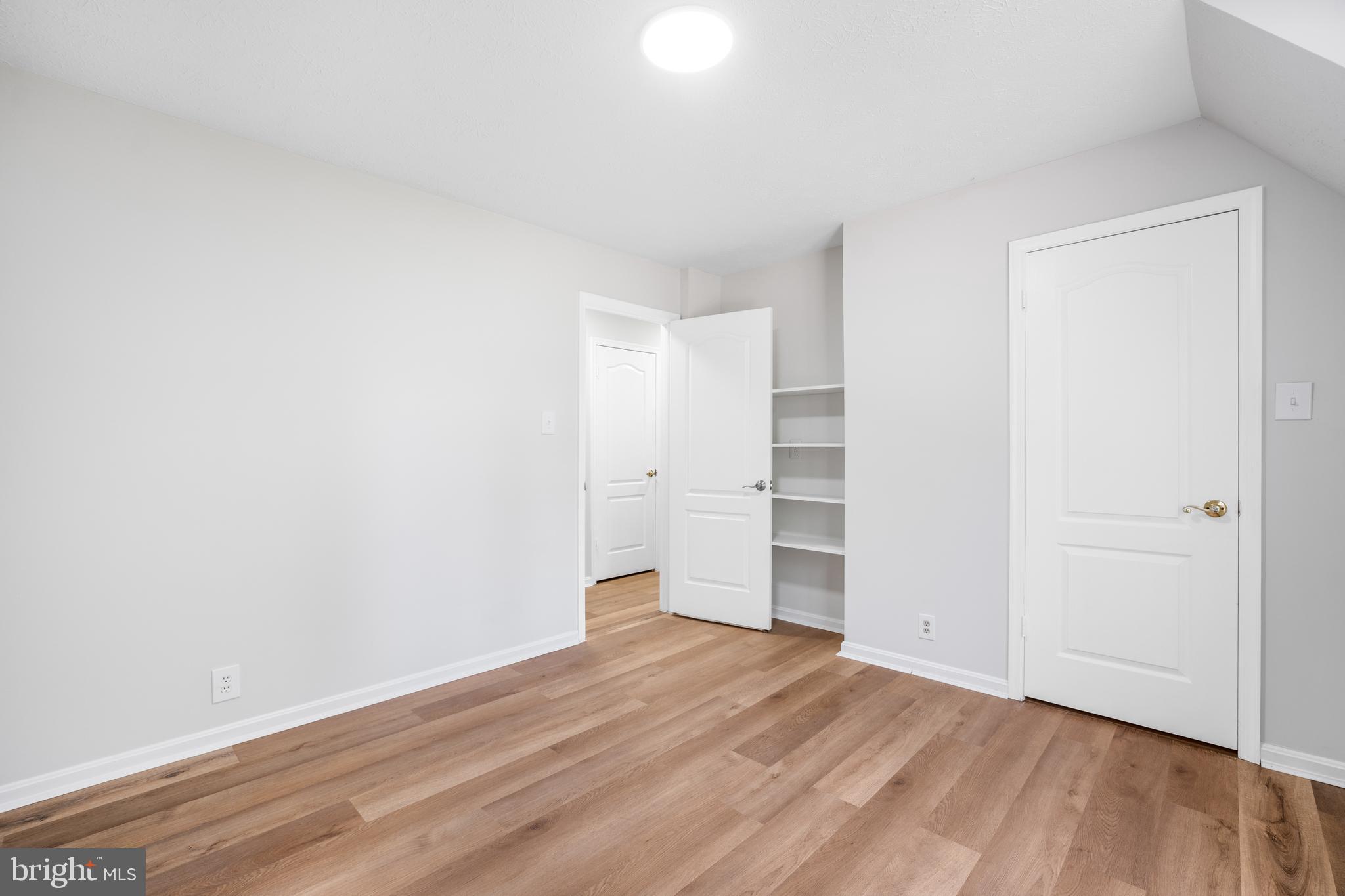 MANORS OF OAKWOOD - Residential