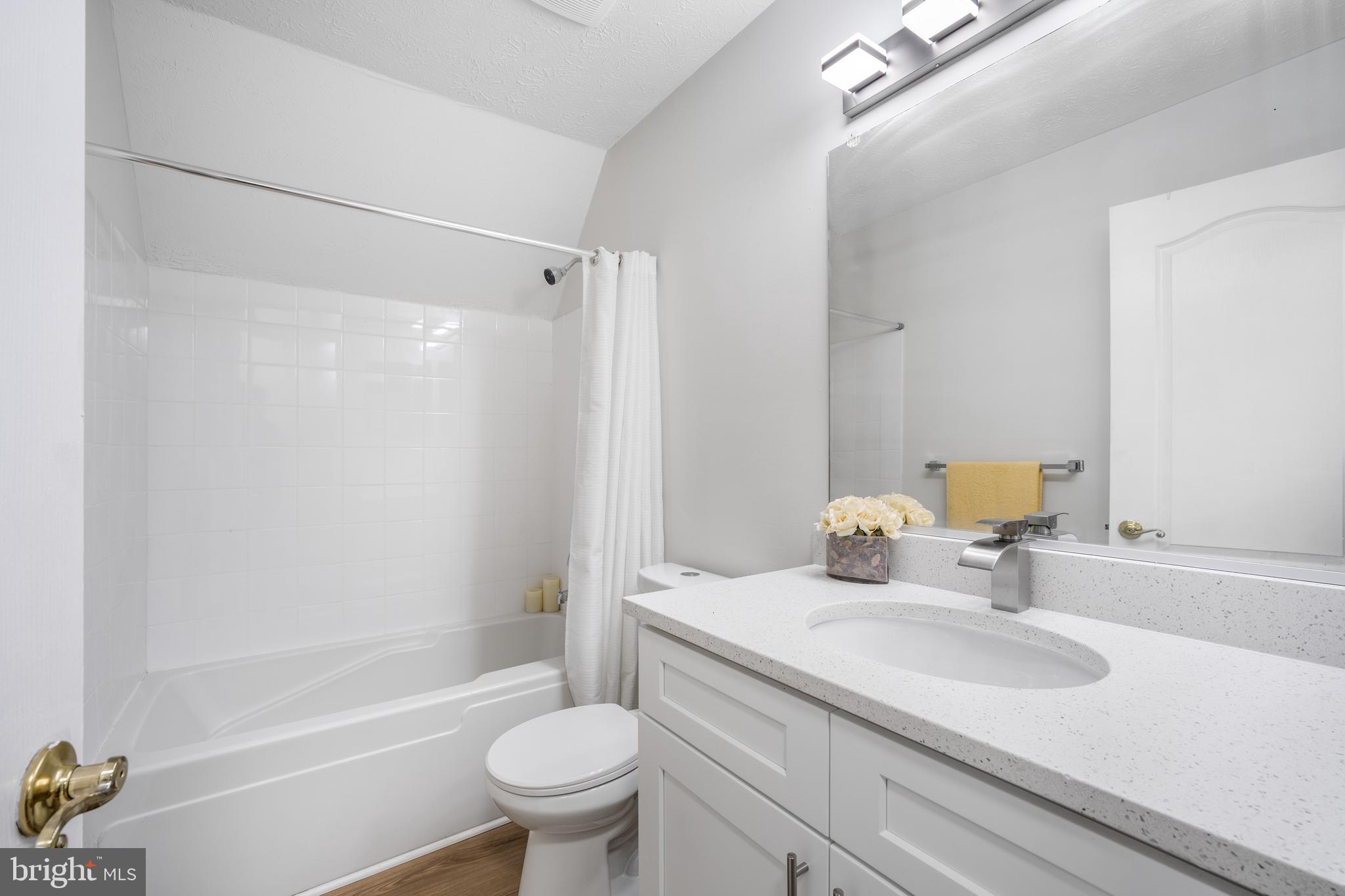 MANORS OF OAKWOOD - Residential