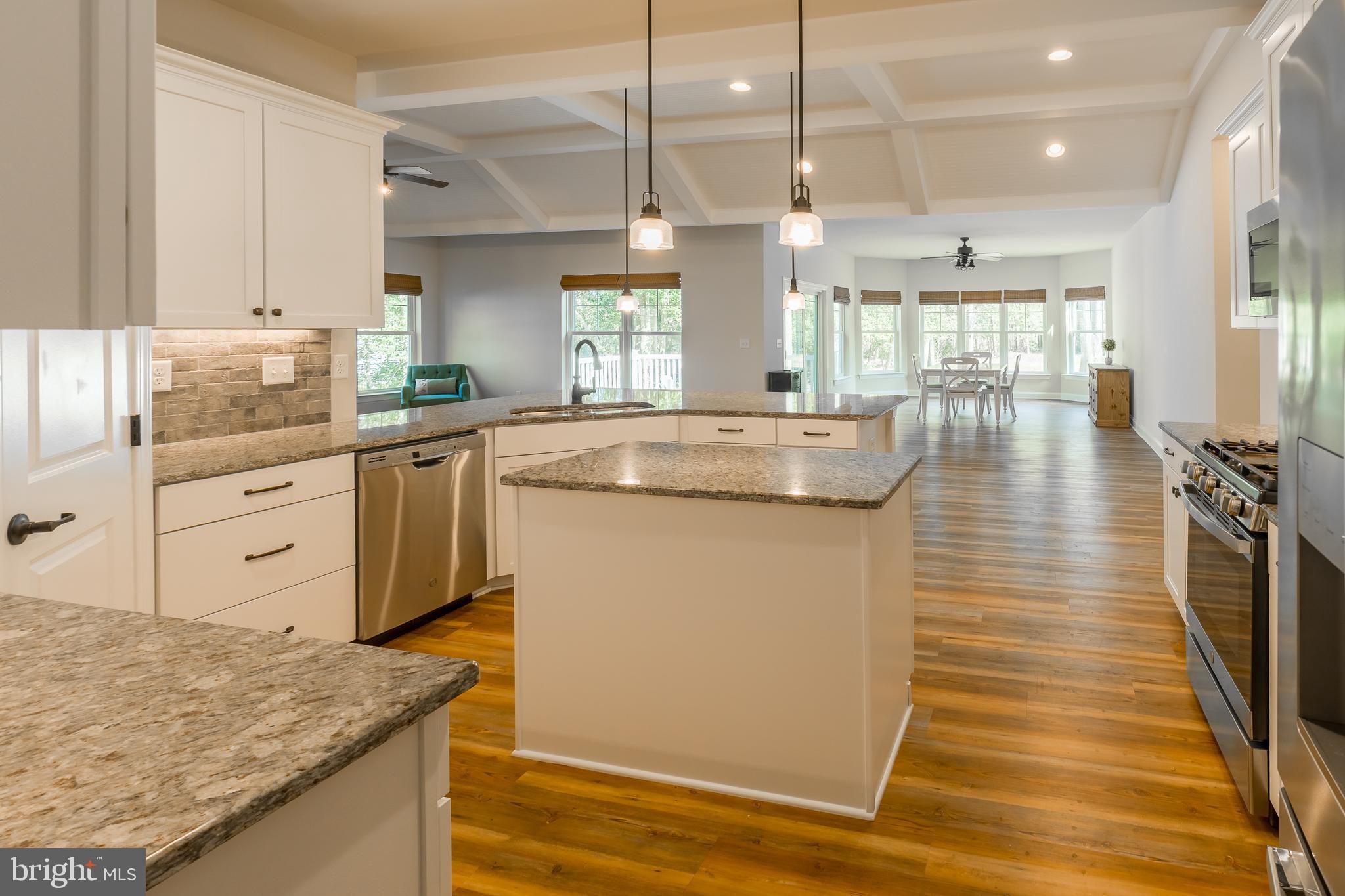 PARKERS POINTE - Residential