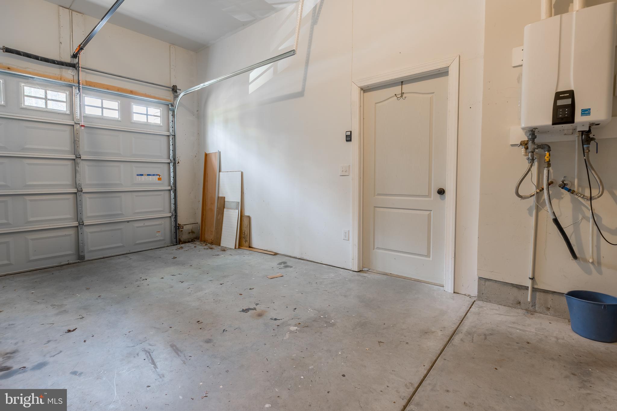 PARKERS POINTE - Residential