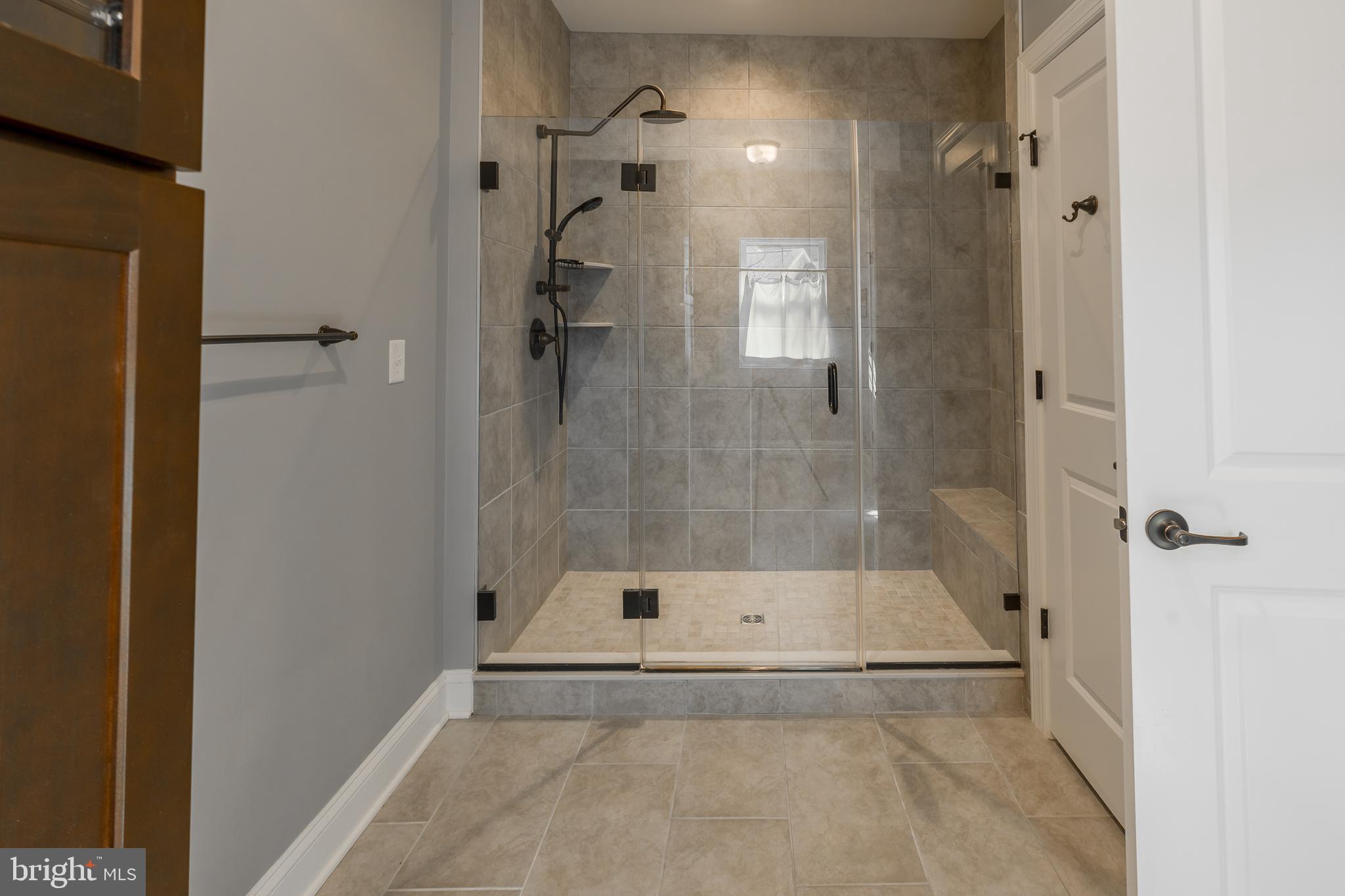 PARKERS POINTE - Residential