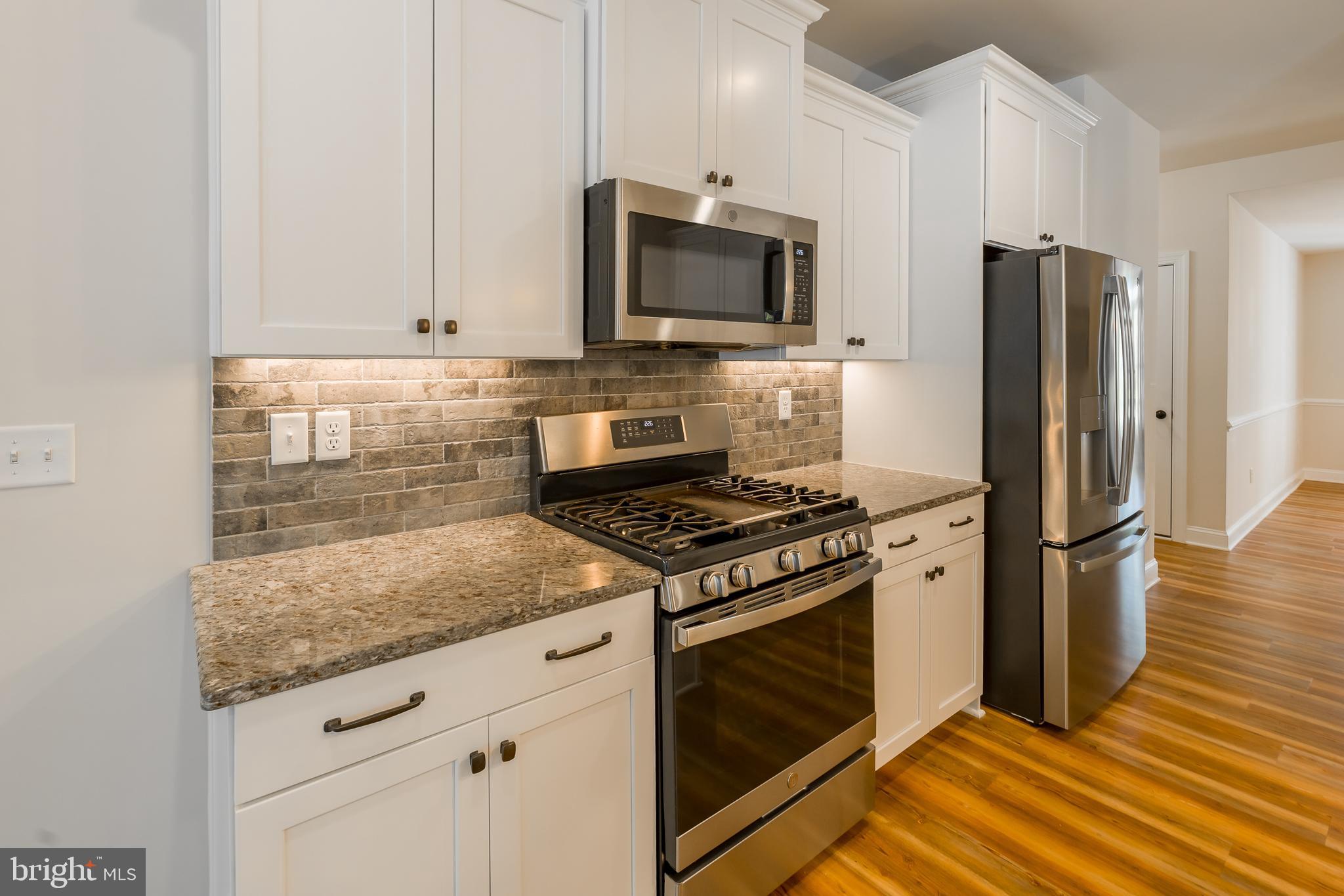 PARKERS POINTE - Residential