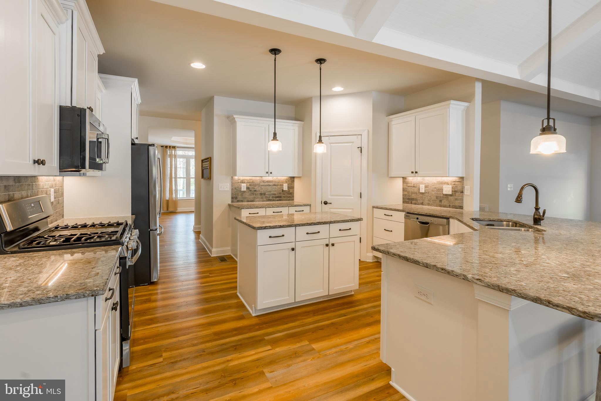 PARKERS POINTE - Residential