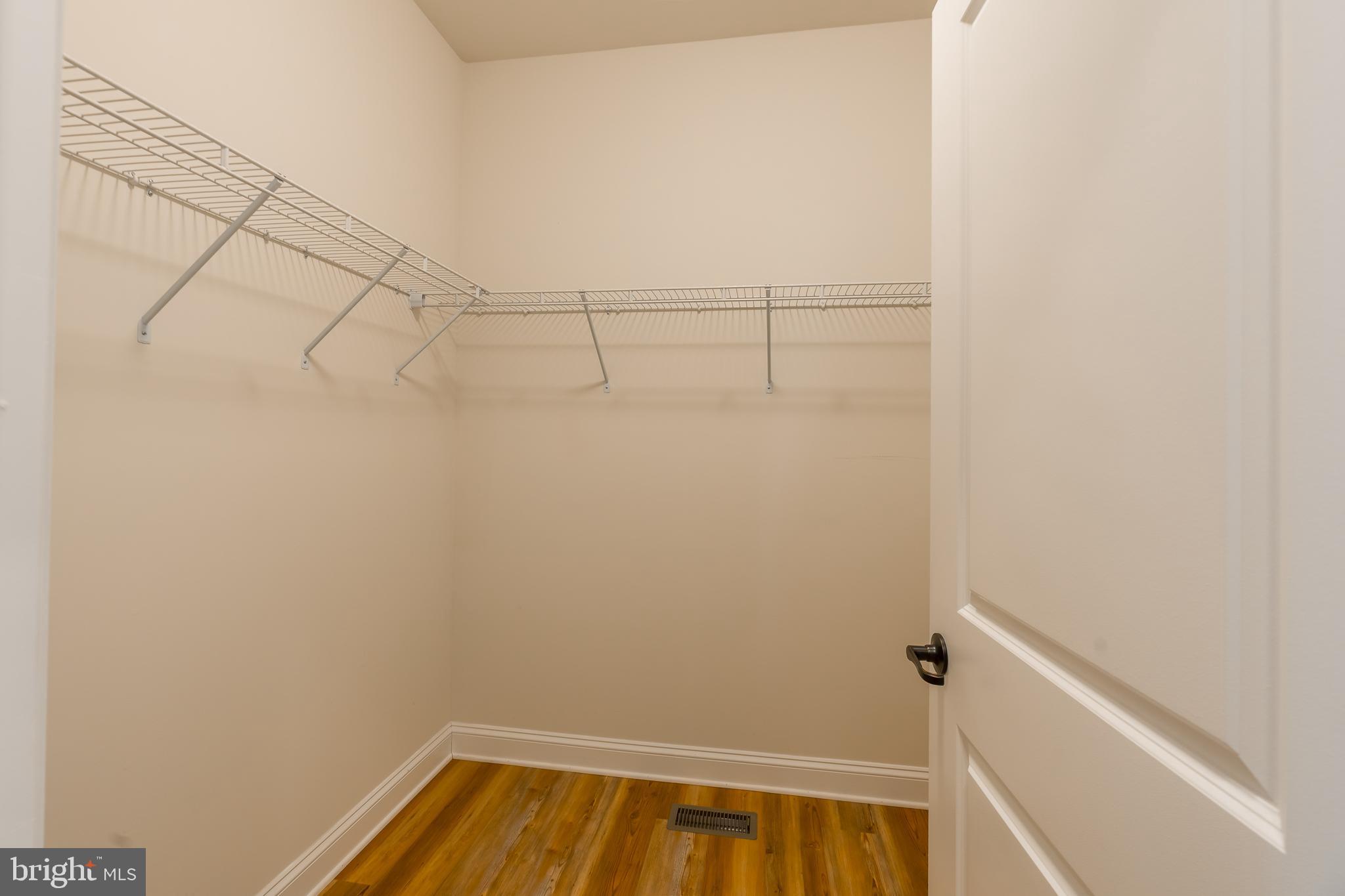 PARKERS POINTE - Residential