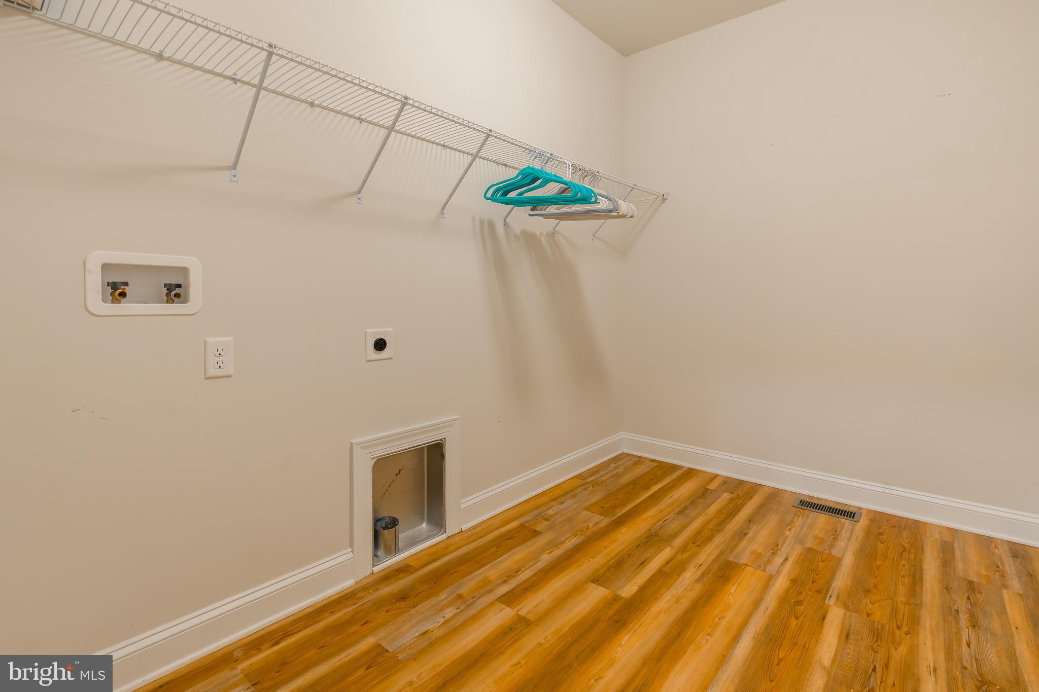 PARKERS POINTE - Residential