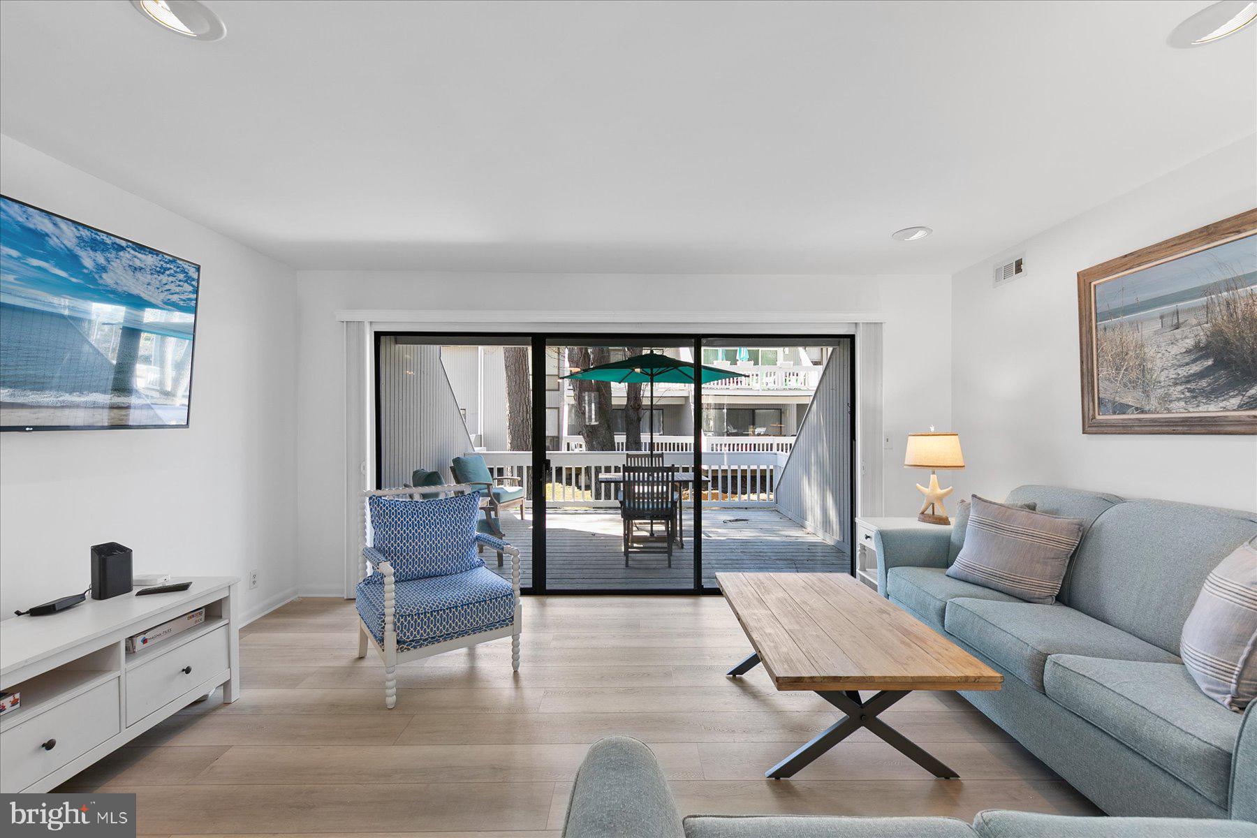 SEA COLONY WEST - Residential