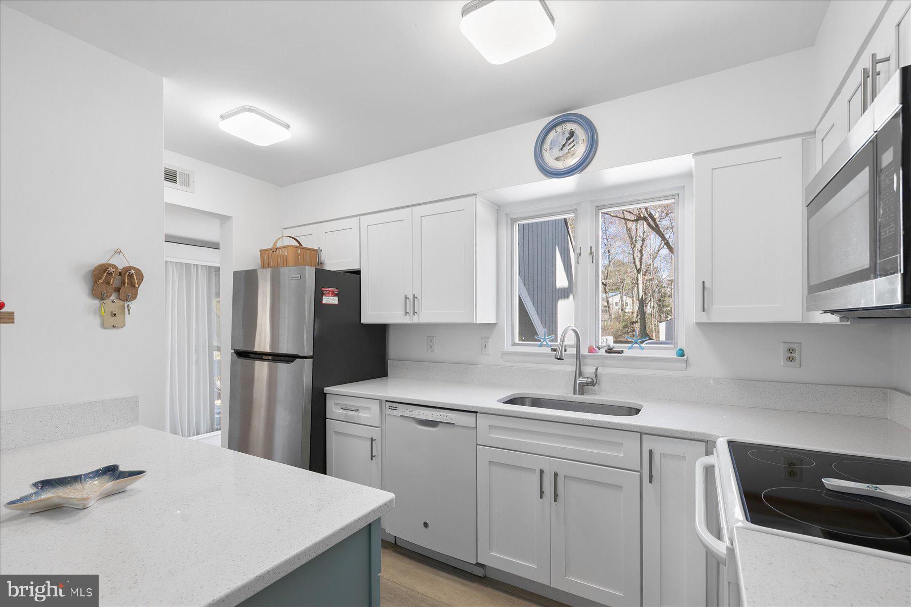 SEA COLONY WEST - Residential