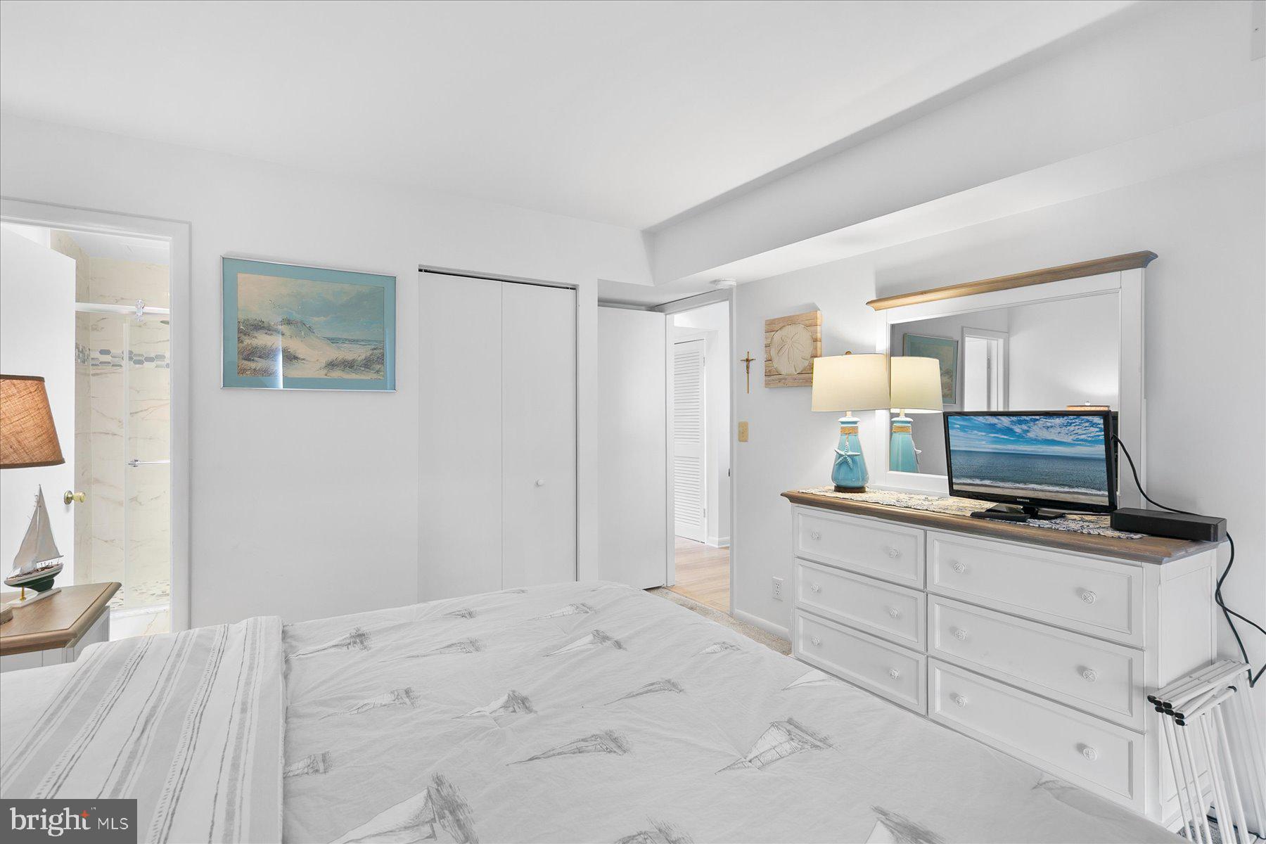 SEA COLONY WEST - Residential