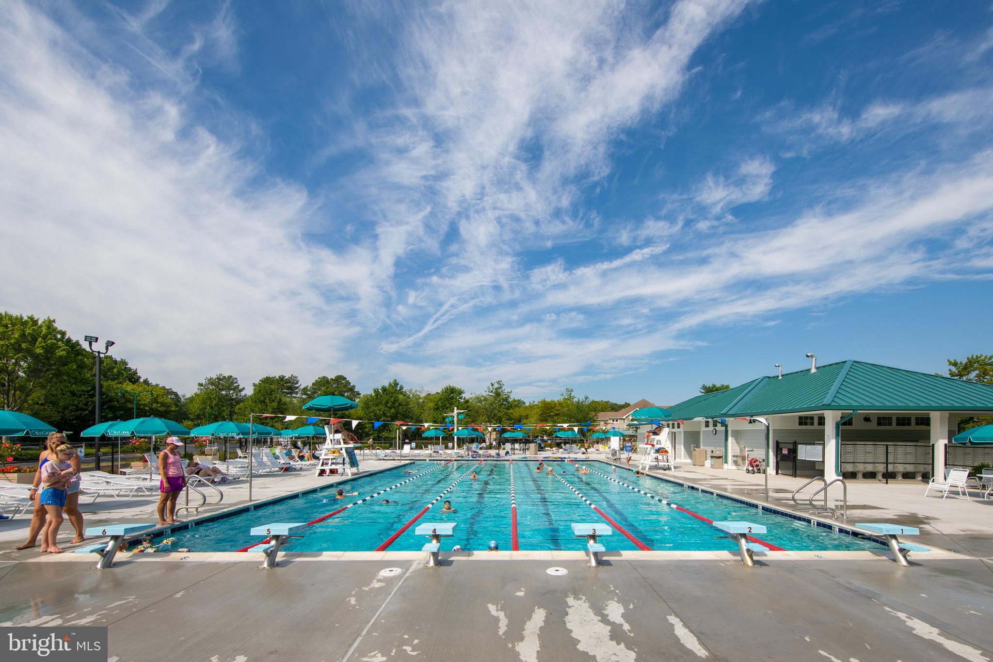 SEA COLONY WEST - Residential