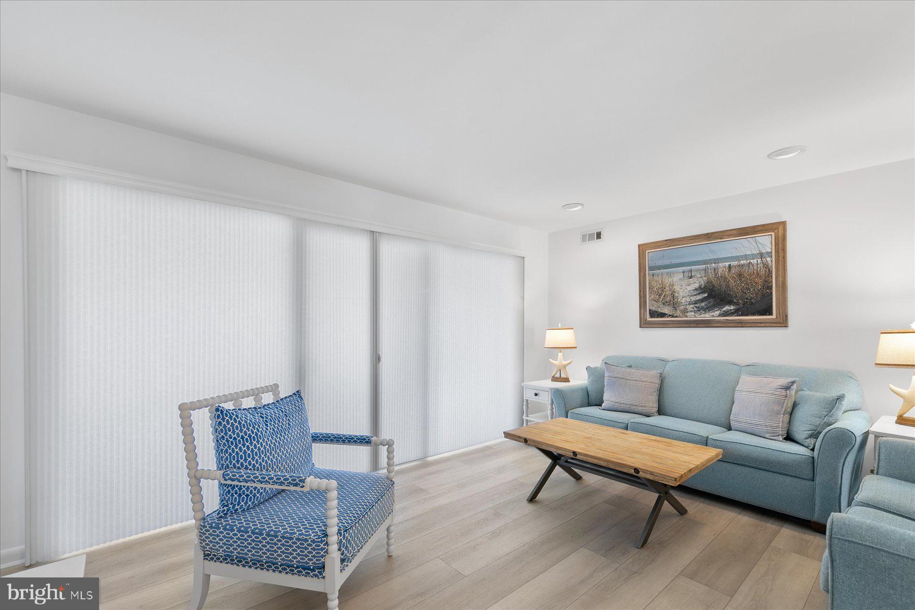 SEA COLONY WEST - Residential