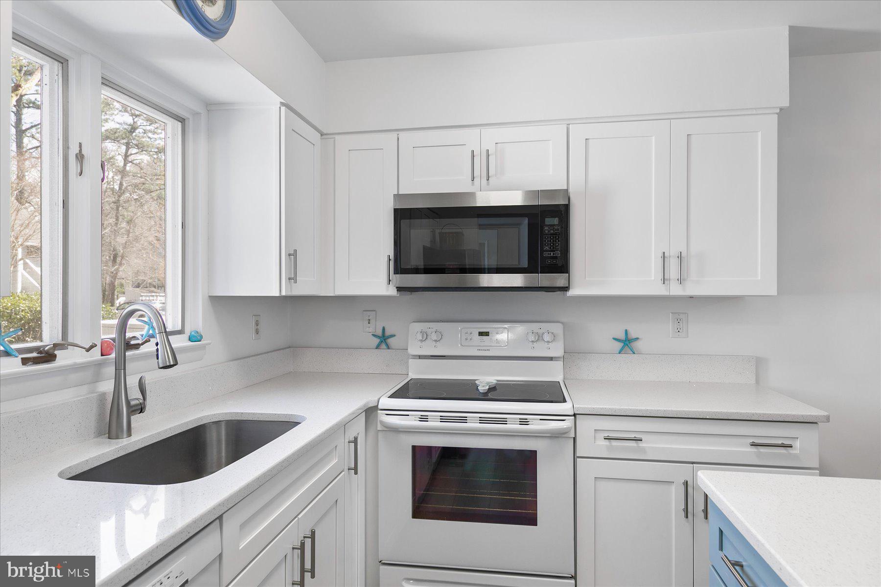 SEA COLONY WEST - Residential