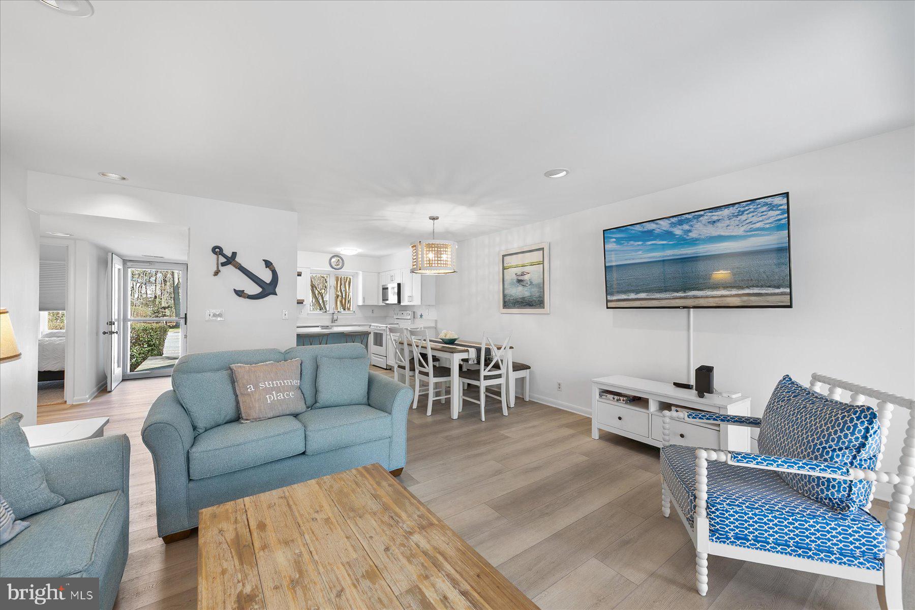 SEA COLONY WEST - Residential