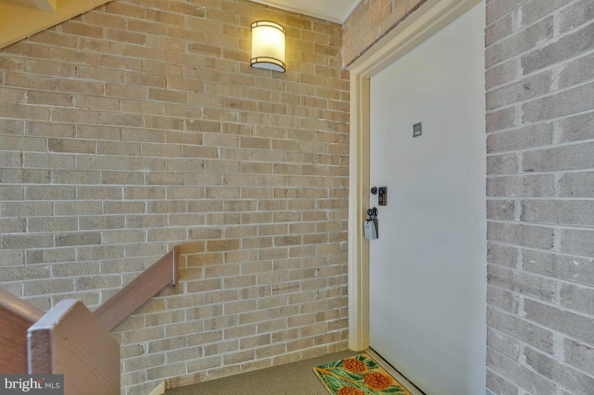 1663 PARKCREST CIRCLE 200