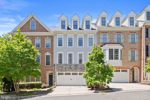 Photo of 3549 Goddard Way, ALEXANDRIA, VA 22304 (MLS # VAAX2061198)