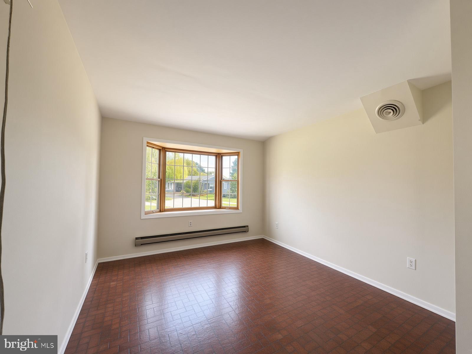 2712 FILBERT LANE