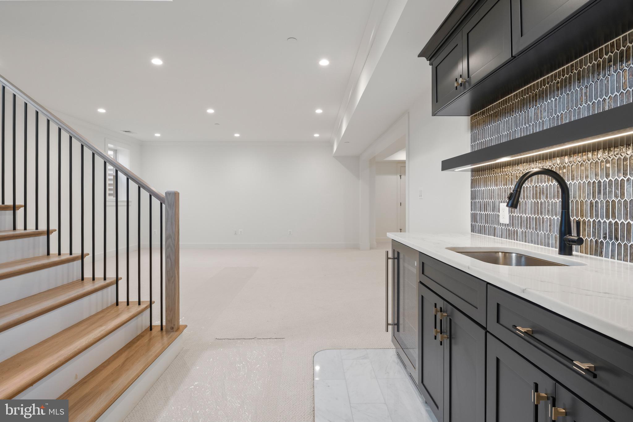 HUNTINGTON TERRACE - Residential