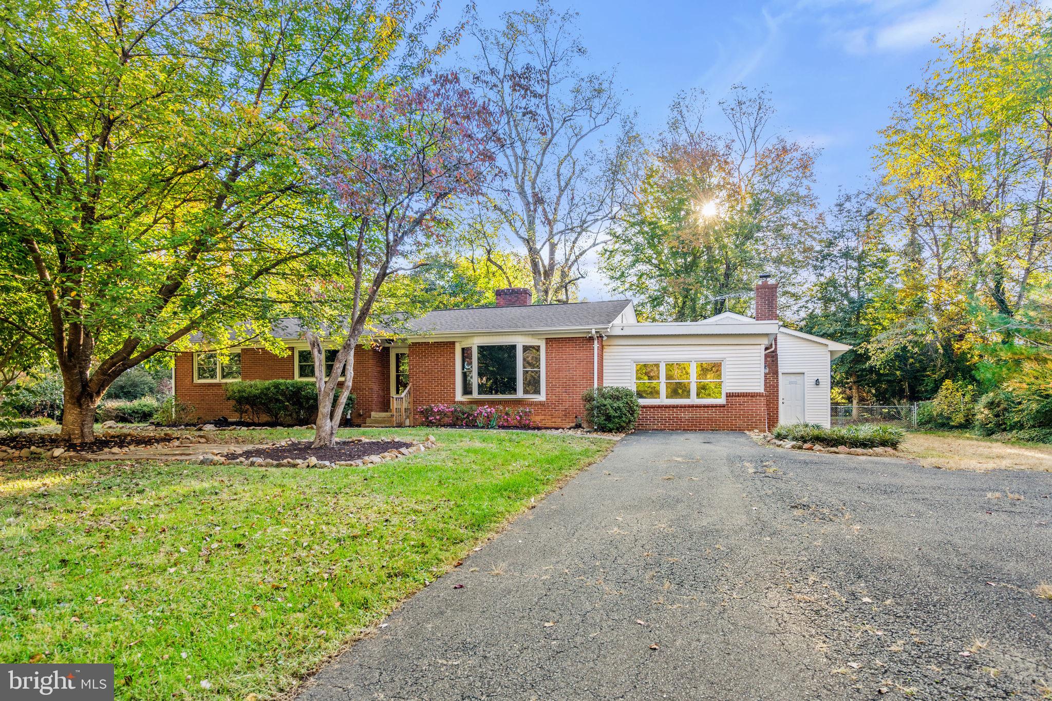 BROKEN HILLS - Residential