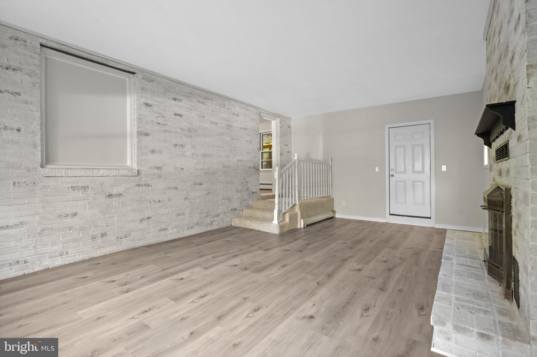 BROKEN HILLS - Residential