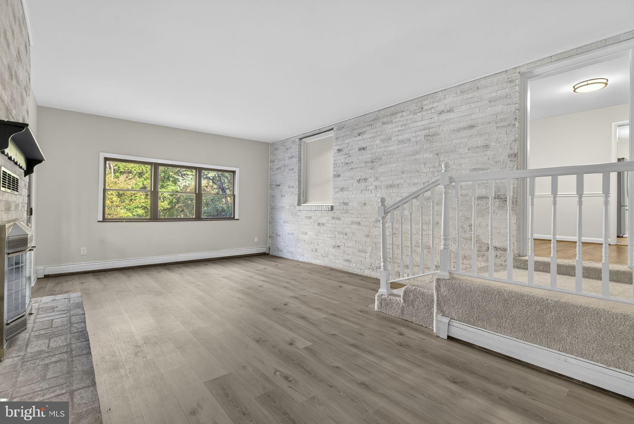 BROKEN HILLS - Residential