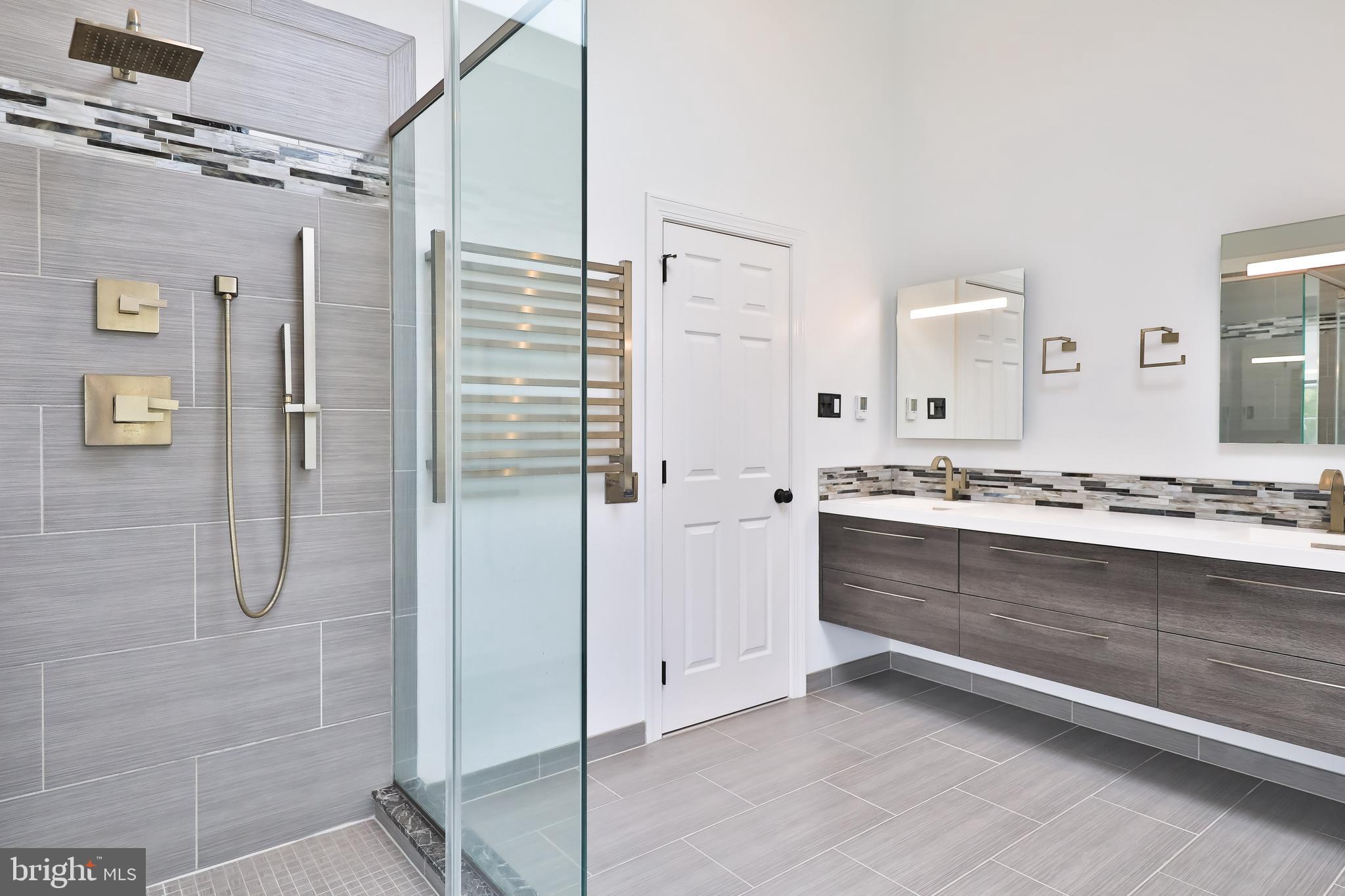 ESTS AT CEDAR HILL - Residential