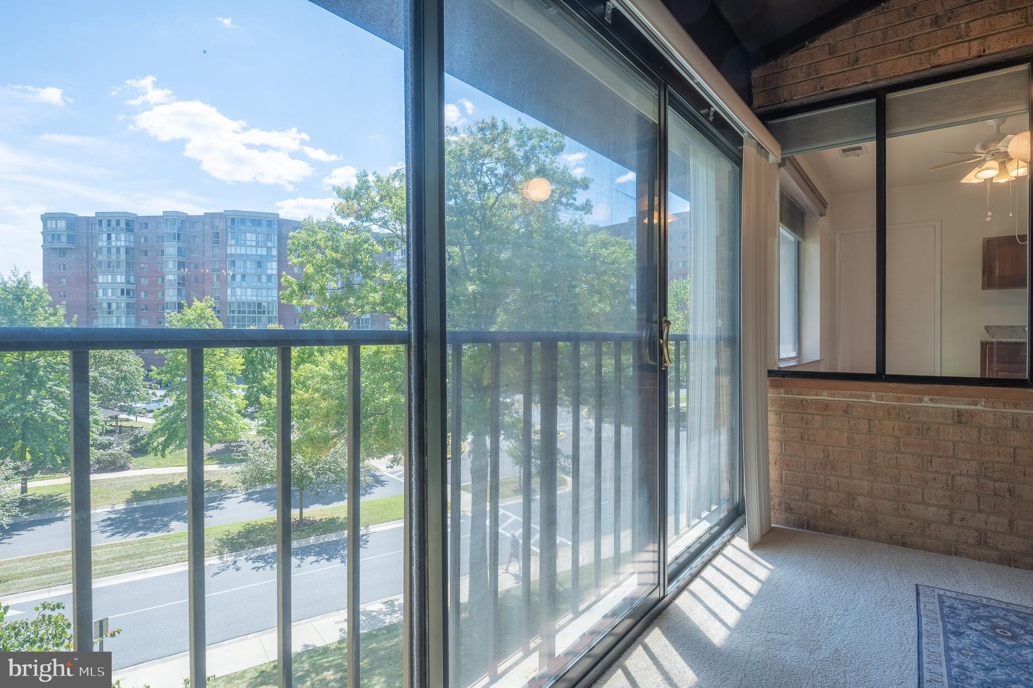 LEISURE WORLD - Residential