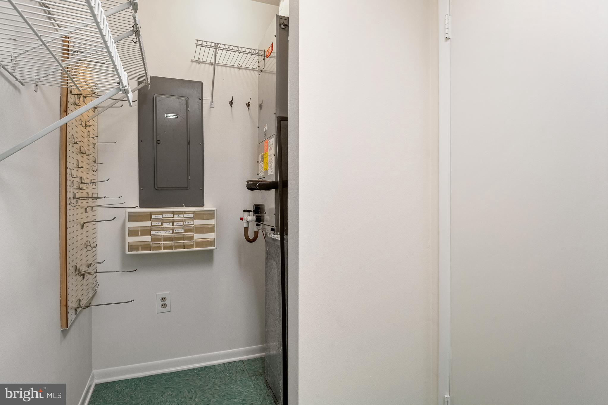 LEISURE WORLD - Residential