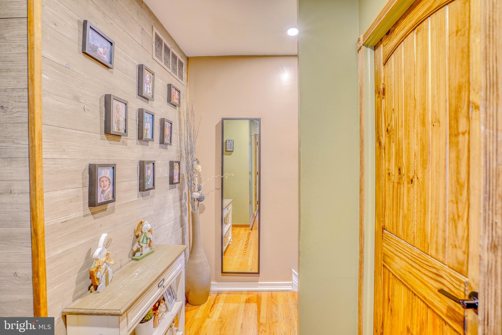 BRIDESBURG - Residential