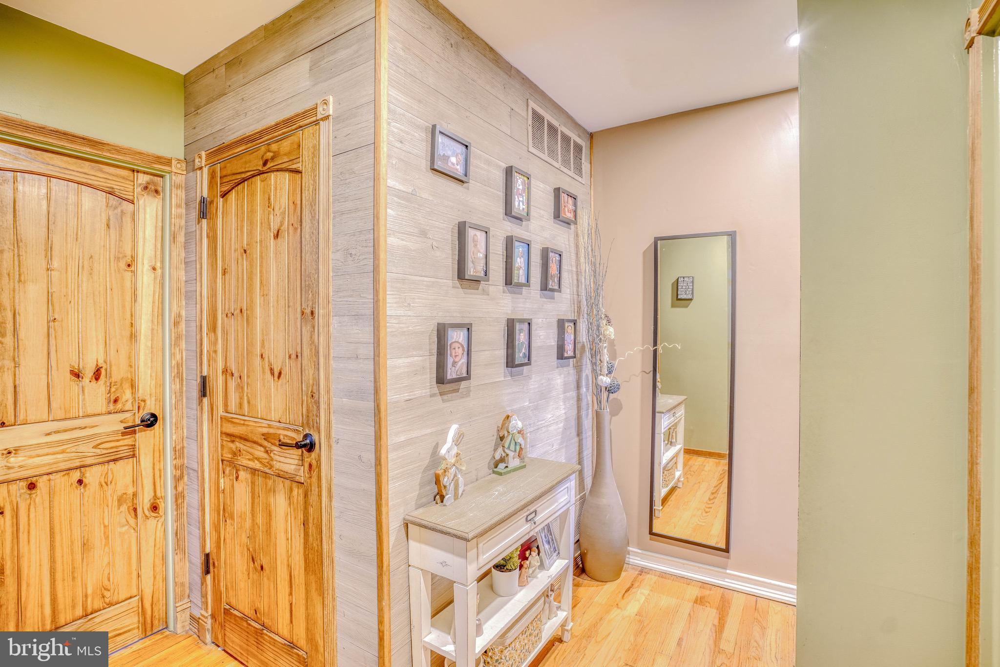 BRIDESBURG - Residential