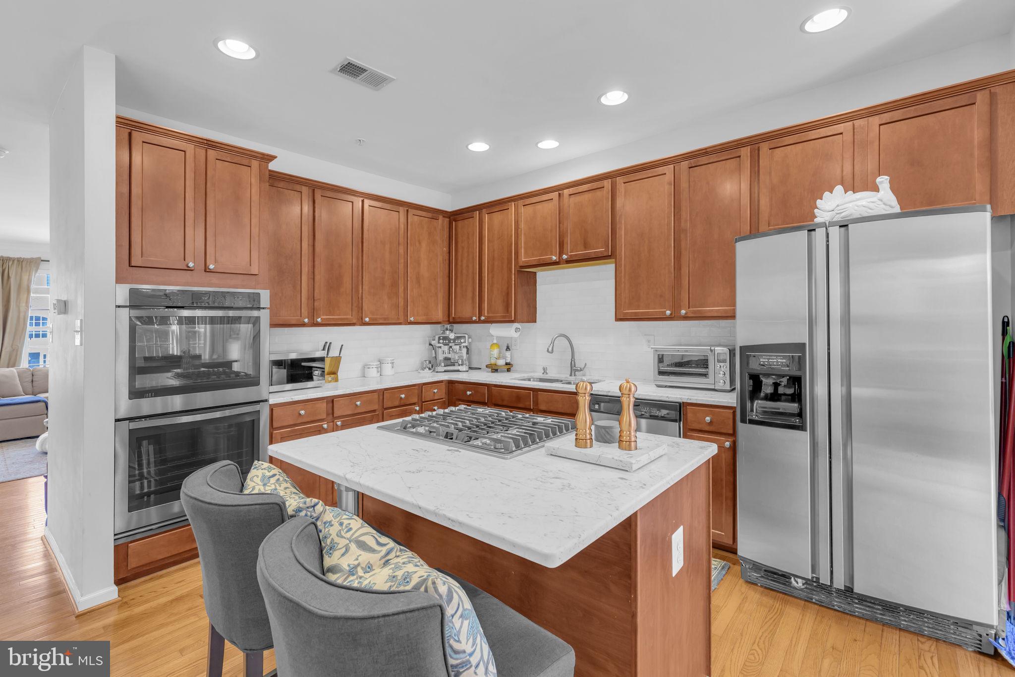 THE LANDINGS AT RIVER OAKS - Residential