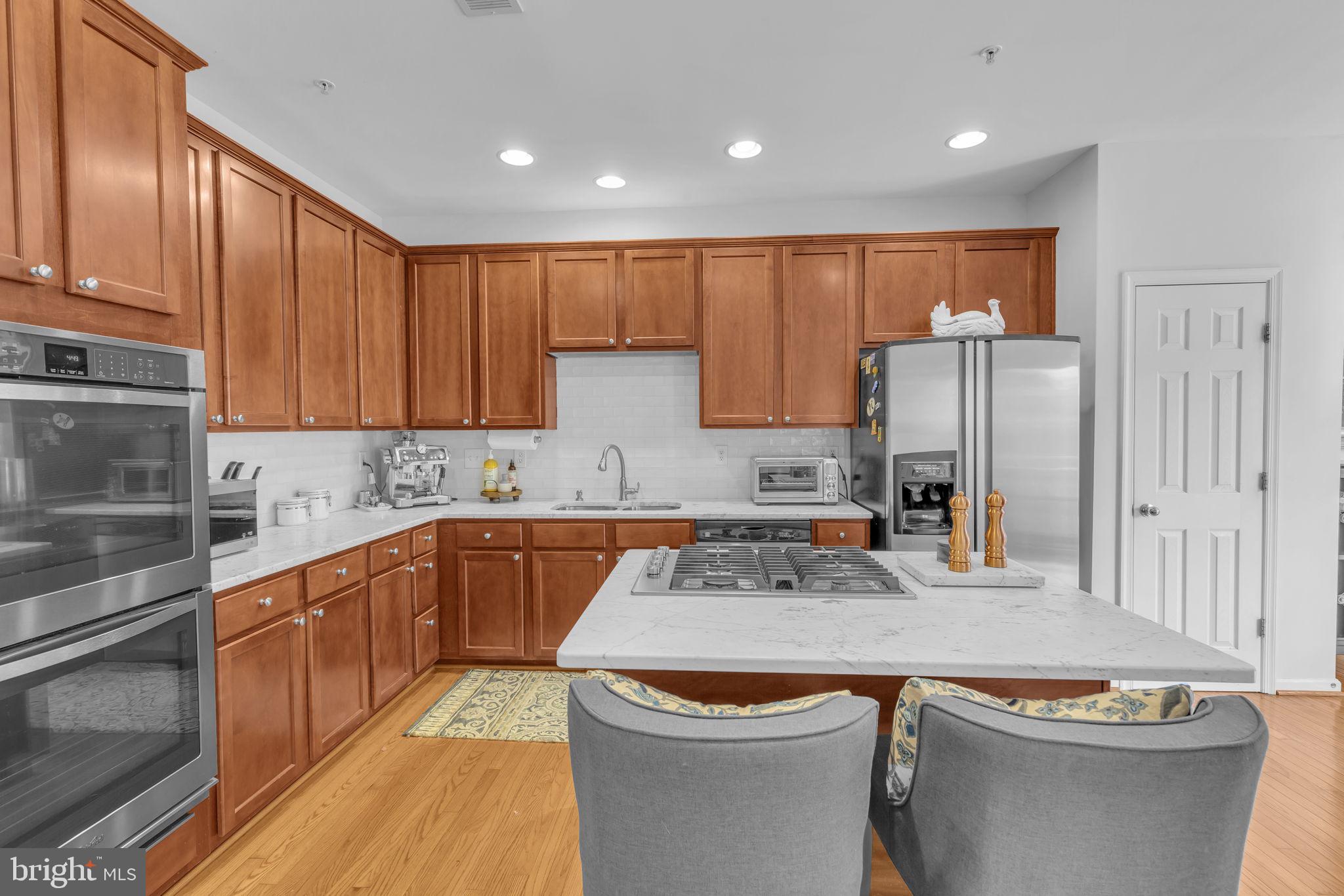 THE LANDINGS AT RIVER OAKS - Residential