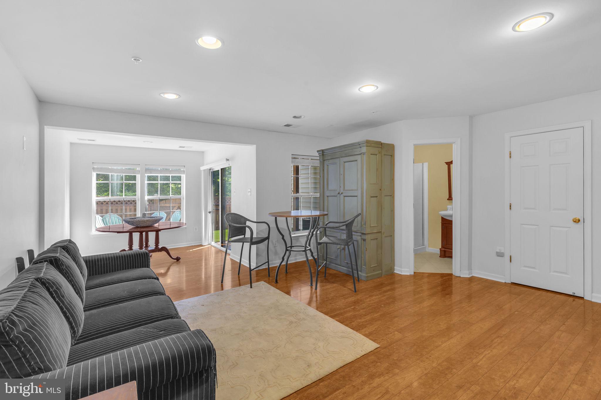 THE LANDINGS AT RIVER OAKS - Residential