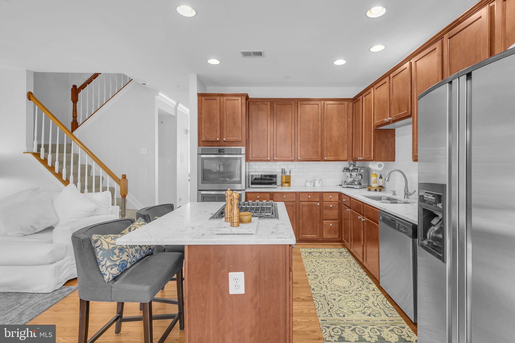 THE LANDINGS AT RIVER OAKS - Residential