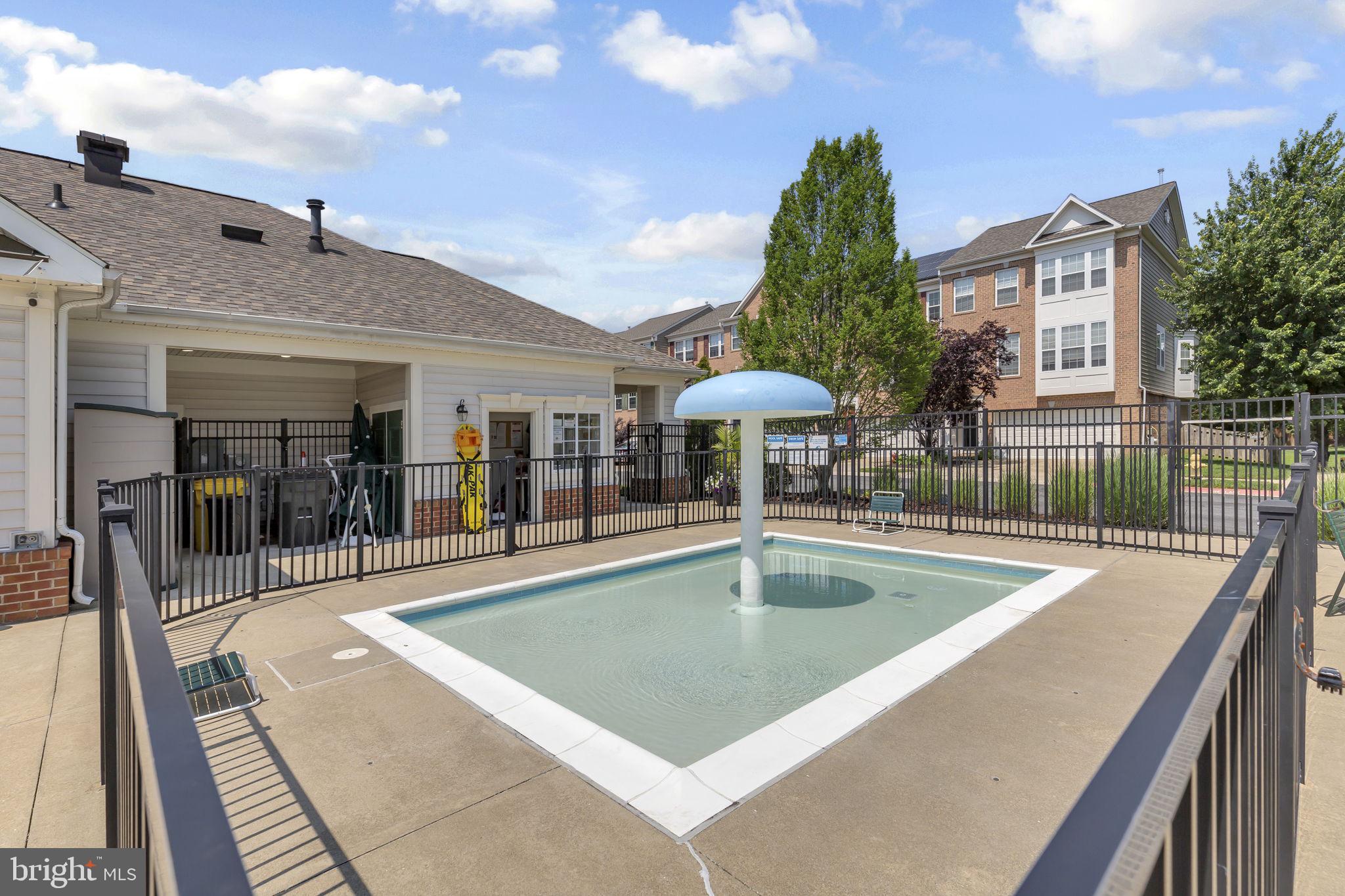 THE LANDINGS AT RIVER OAKS - Residential